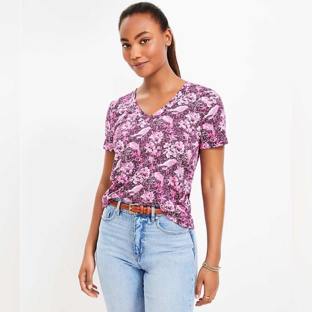 The Loft Rainforest Everyday V-Neck Tee  Size S in Italian Plum NWT and in packa